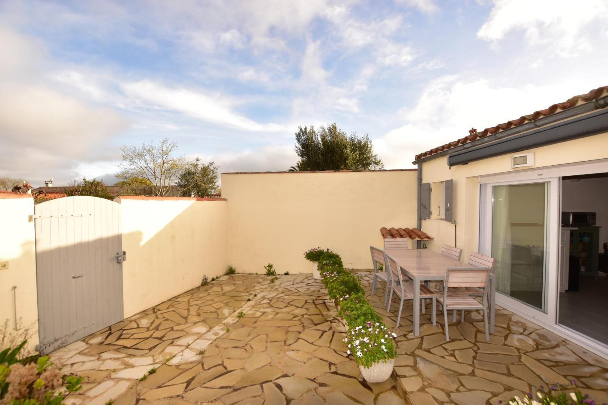 Large Studio Close To The Beach Saint-Martin-de-Re Exterior photo
