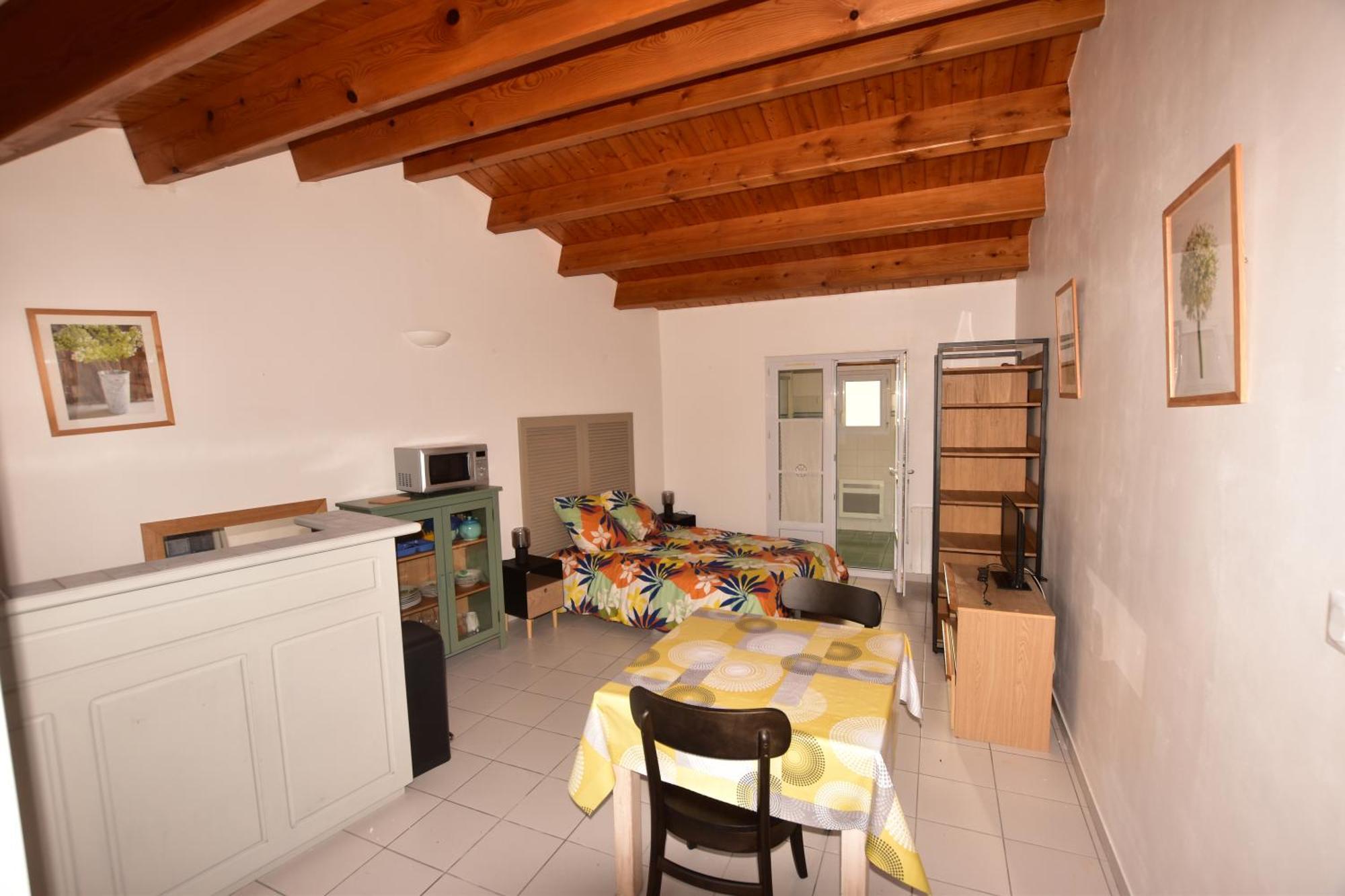 Large Studio Close To The Beach Saint-Martin-de-Re Exterior photo